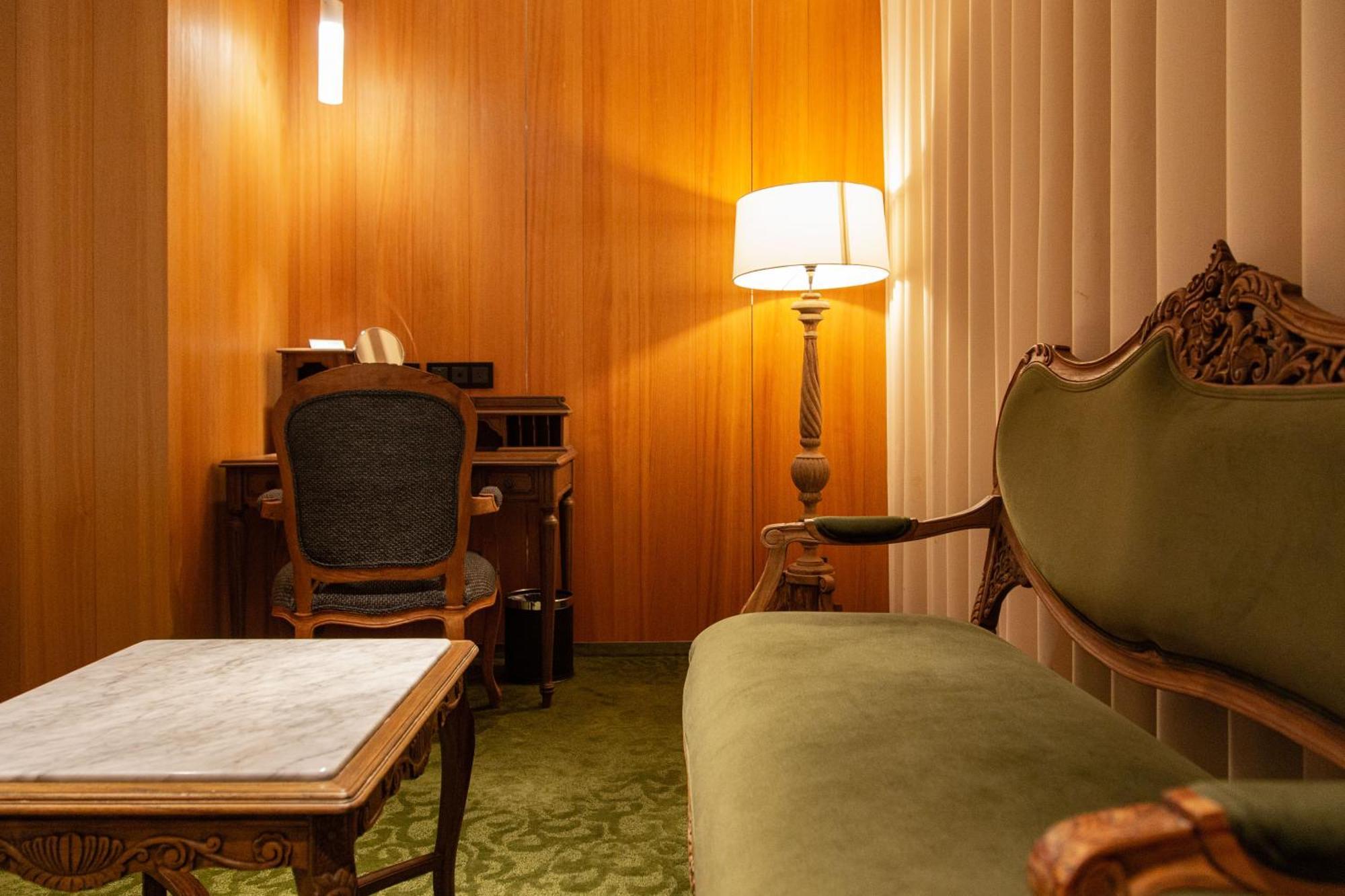 Inhouse Hotel Grand Тайчжун Экстерьер фото