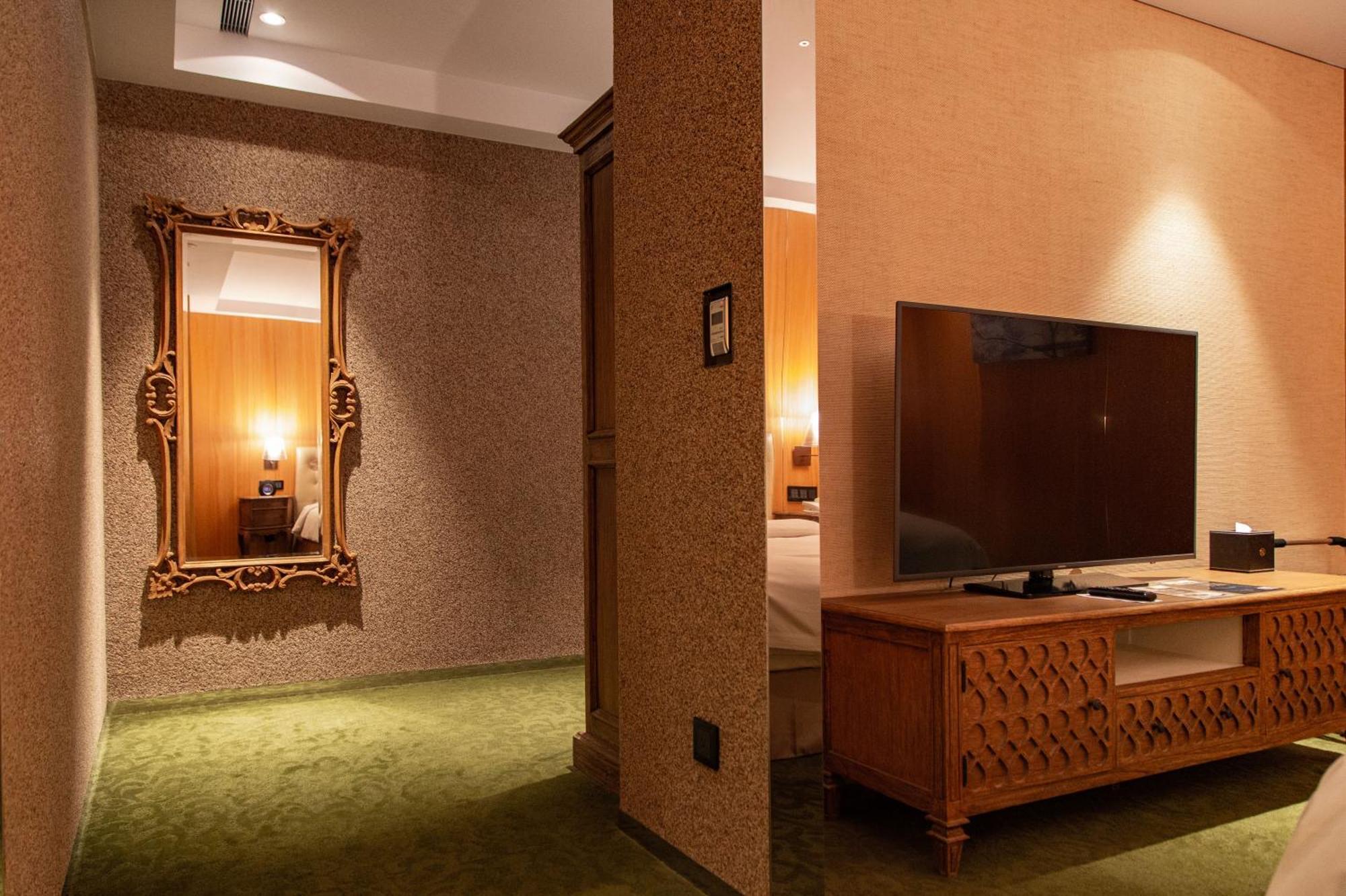 Inhouse Hotel Grand Тайчжун Экстерьер фото