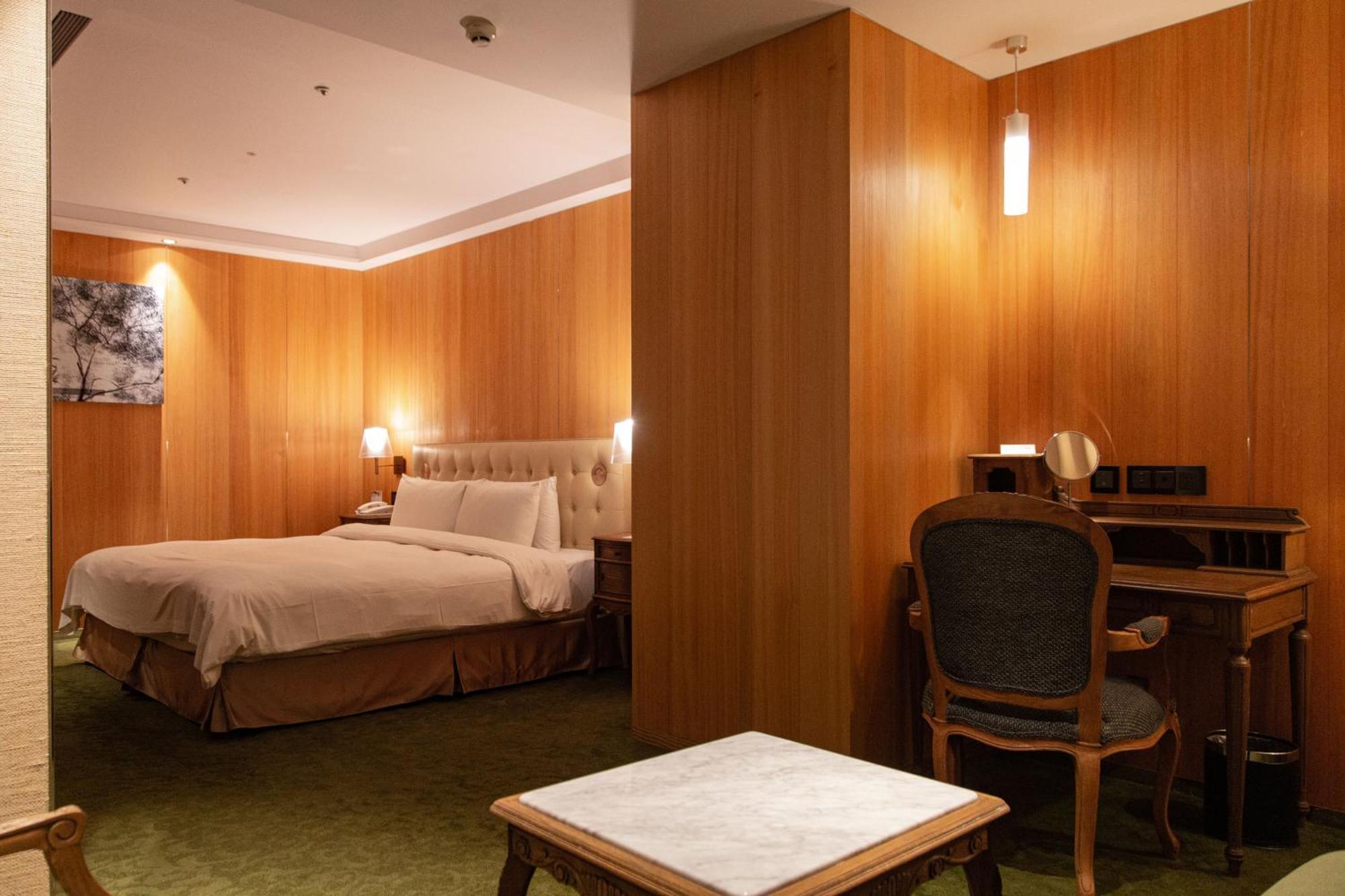 Inhouse Hotel Grand Тайчжун Экстерьер фото