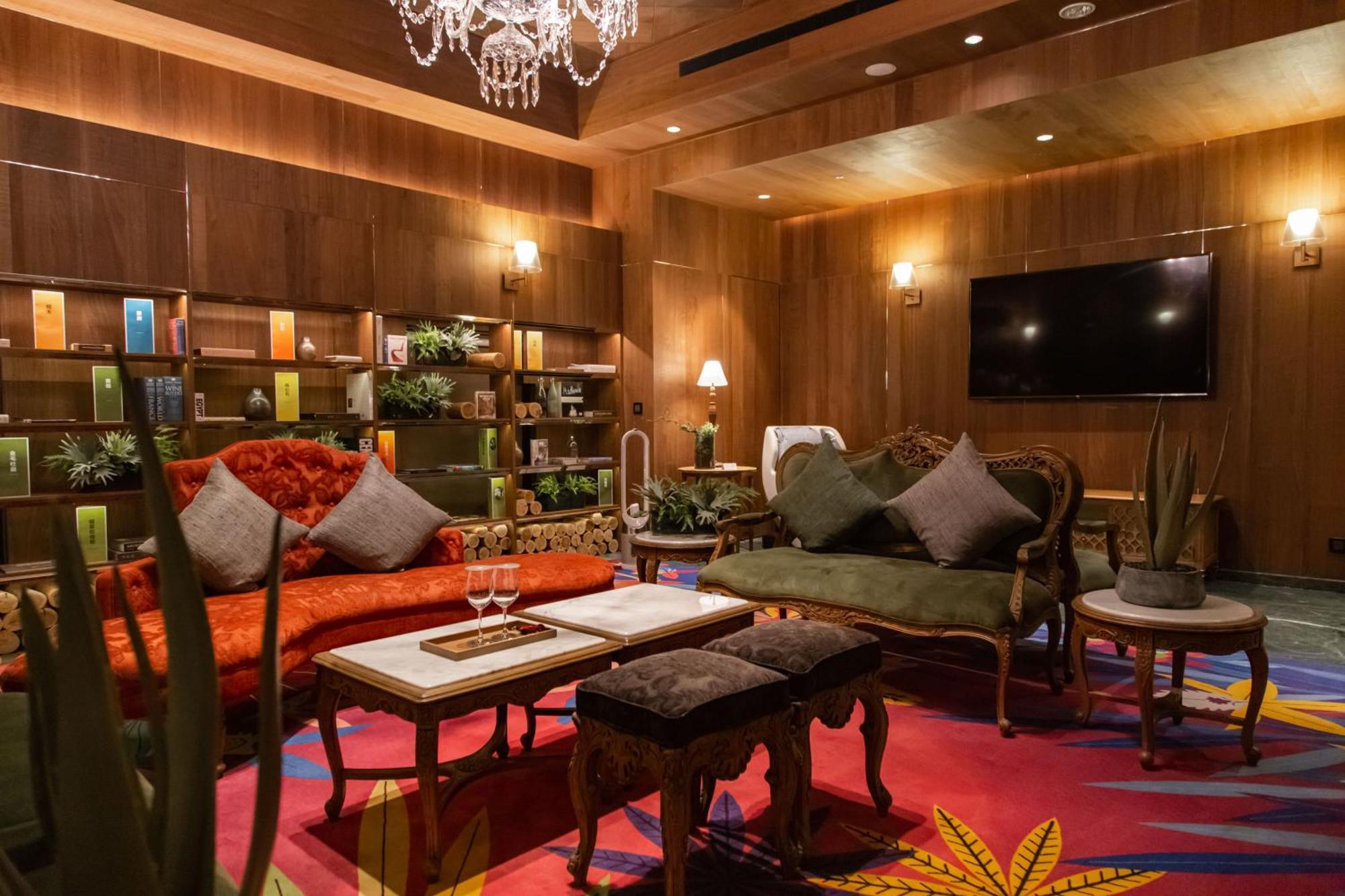 Inhouse Hotel Grand Тайчжун Экстерьер фото
