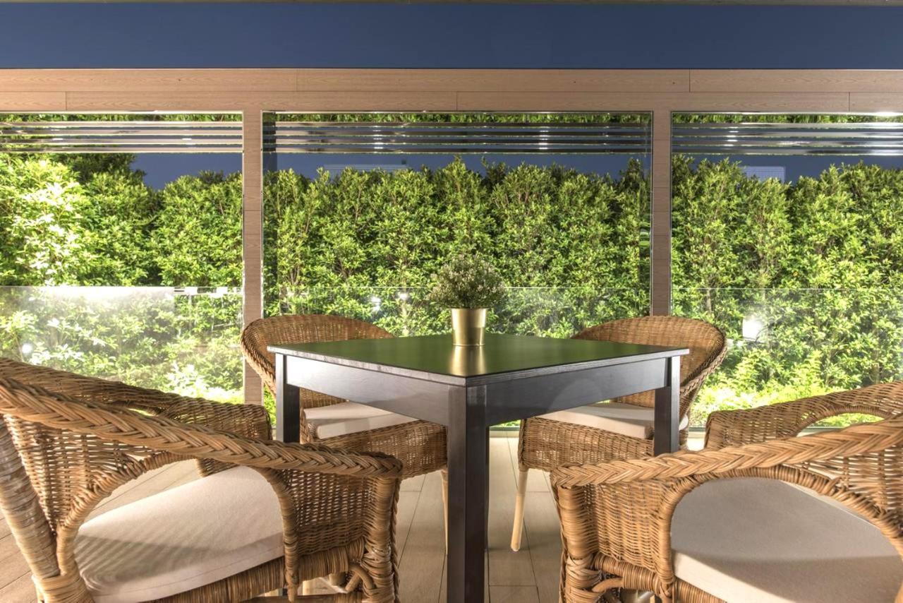 Inhouse Hotel Grand Тайчжун Экстерьер фото