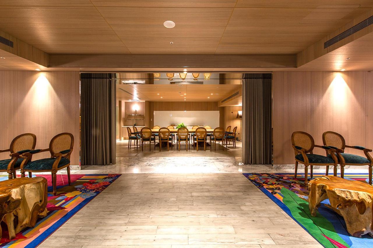 Inhouse Hotel Grand Тайчжун Экстерьер фото